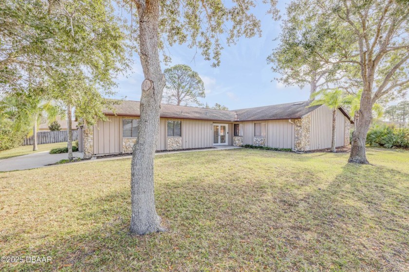 Welcome to your new sanctuary in beautiful Edgewater! This - Beach Home for sale in Edgewater, Florida on Beachhouse.com