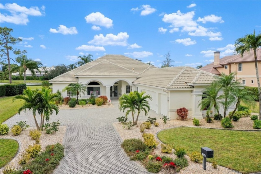 Contemporary classic in The Enclave of Fiddlesticks. Light and - Beach Home for sale in Fort Myers, Florida on Beachhouse.com