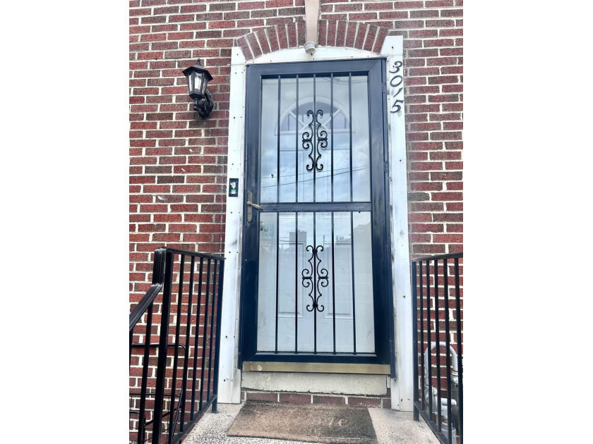 Single family home for sale, located just minutes from Tropicana - Beach Home for sale in Atlantic City, New Jersey on Beachhouse.com