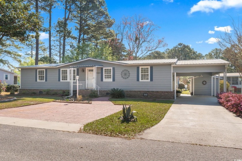 Welcome home to this lovely 3 bed/2 bath ranch style - Beach Home for sale in Murrells Inlet, South Carolina on Beachhouse.com