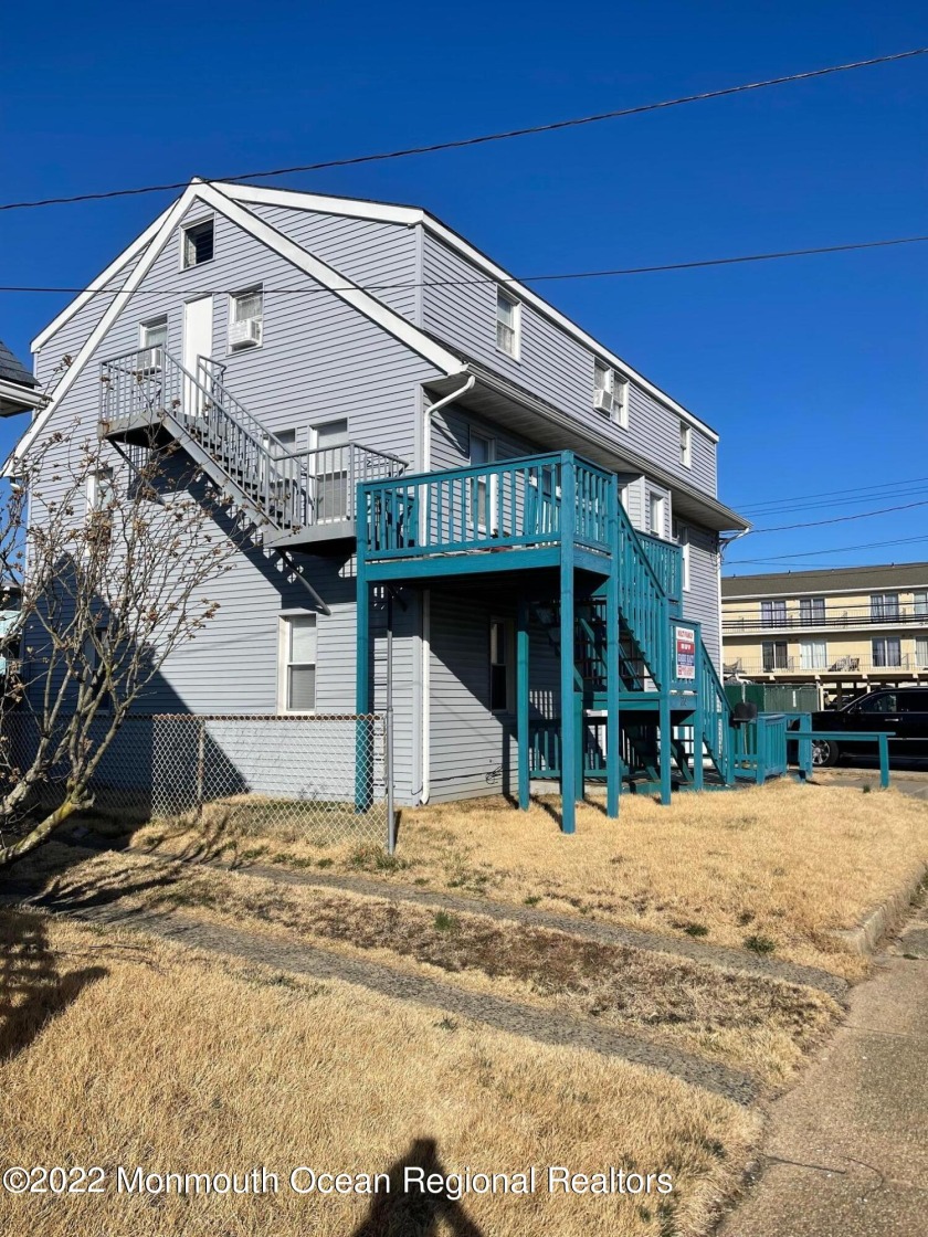 3 family,  2 blocks to the beach. Year around tenants need - Beach Lot for sale in Seaside Heights, New Jersey on Beachhouse.com