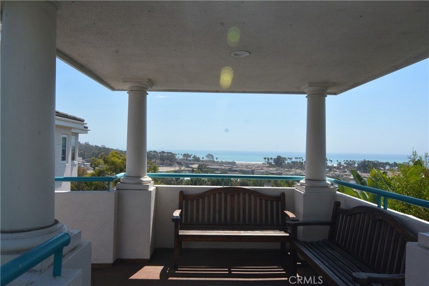 Absolutely charming 1-bedroom, 1-bathroom condo is located in - Beach Condo for sale in Dana Point, California on Beachhouse.com