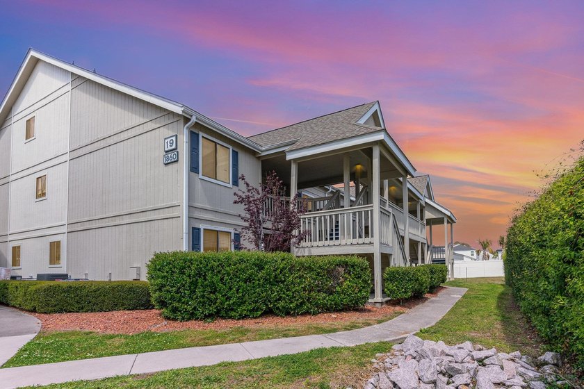 Welcome to this stunning top floor condo in the highly - Beach Condo for sale in Surfside Beach, South Carolina on Beachhouse.com