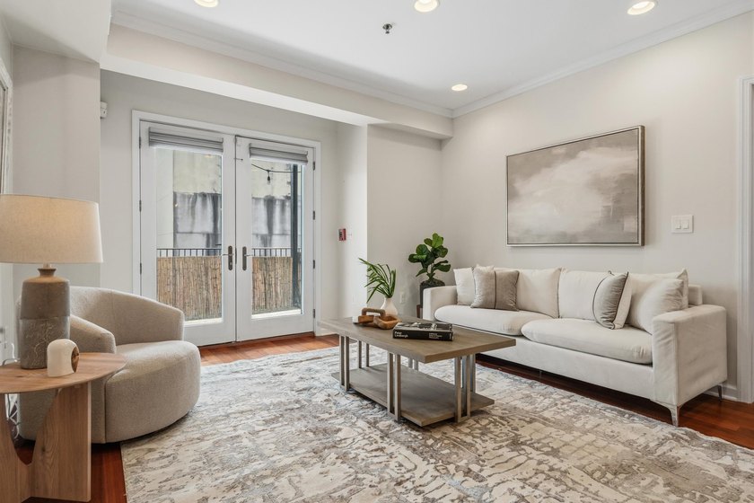 This is the one you've been waiting for!  Beautiful midtown - Beach Condo for sale in Hoboken, New Jersey on Beachhouse.com