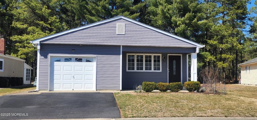 Beauitifully Renovated Home in Holiday City West!
LAKEVIEW - Beach Home for sale in Toms River, New Jersey on Beachhouse.com