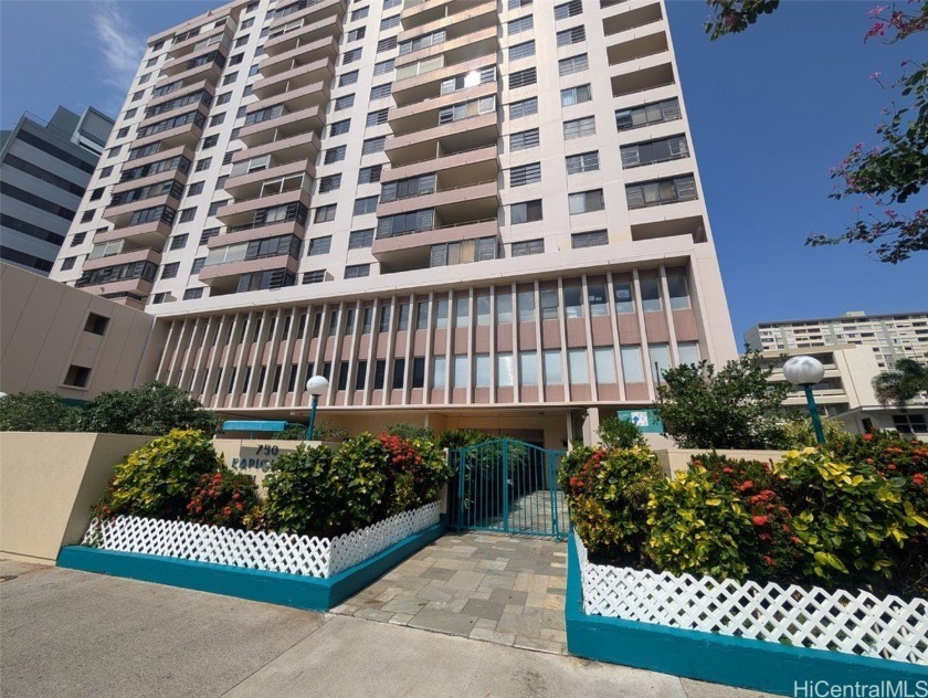 Kapiolani Bel-Aire tastefully renovated 2 bedroom, 1.5 bath - Beach Condo for sale in Honolulu, Hawaii on Beachhouse.com