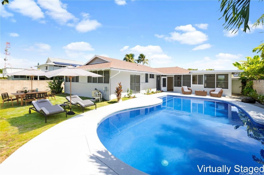 Experience luxurious living in this spacious 4 bed / 2 bath - Beach Home for sale in Kailua, Hawaii on Beachhouse.com