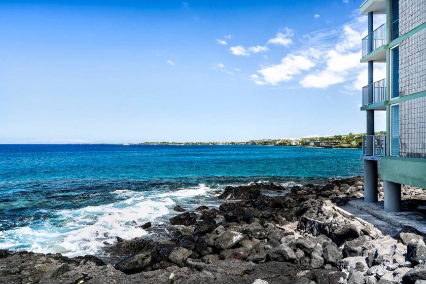 EASY TO SEE!  Literally just a stone's throw away from the - Beach Home for sale in Kailua Kona, Hawaii on Beachhouse.com