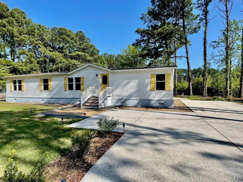Beautifully Updated Home!!! 10 minutes to the Beach! Approx 1.75 - Beach Home for sale in Harbinger, North Carolina on Beachhouse.com