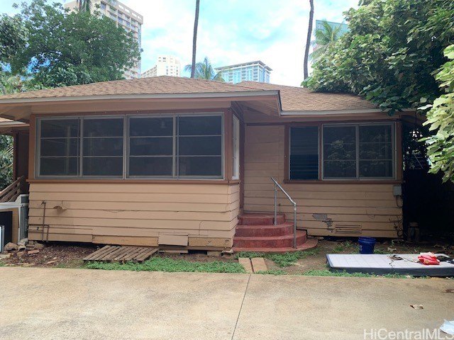 Here's your chance to own a piece of Waikiki.  Waikiki Special - Beach Lot for sale in Honolulu, Hawaii on Beachhouse.com