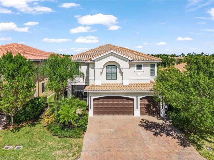 Welcome to your private lakefront retreat in a the highly - Beach Home for sale in Fort Myers, Florida on Beachhouse.com