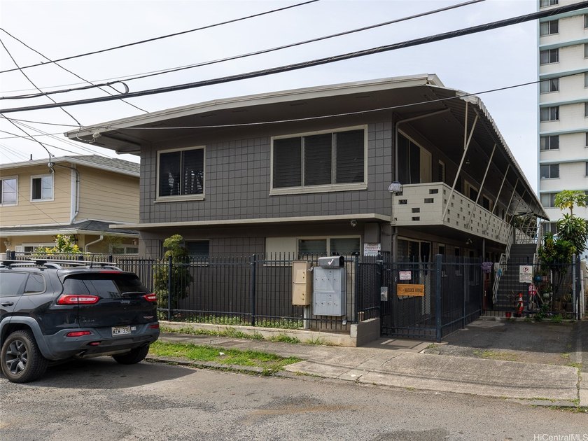 Care of Ownership Shines Through! Rents below market for this - Beach Commercial for sale in Honolulu, Hawaii on Beachhouse.com