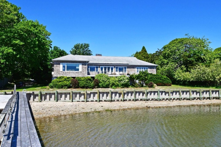 Escape to tranquility in this shingle-style waterfront home - Beach Home for sale in Shelter Island, New York on Beachhouse.com