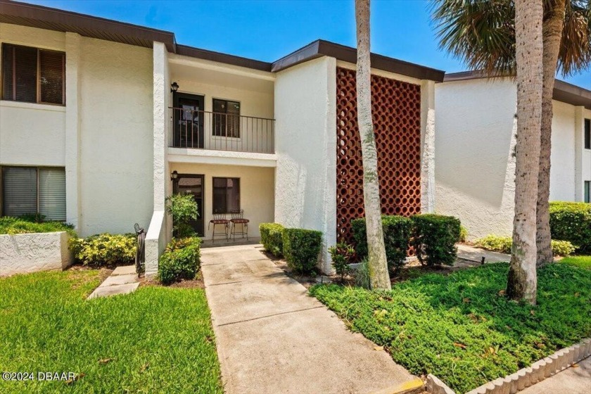 Welcome to Escondido at Tomoka Oaks, a 55+ community in Ormond - Beach Condo for sale in Ormond Beach, Florida on Beachhouse.com