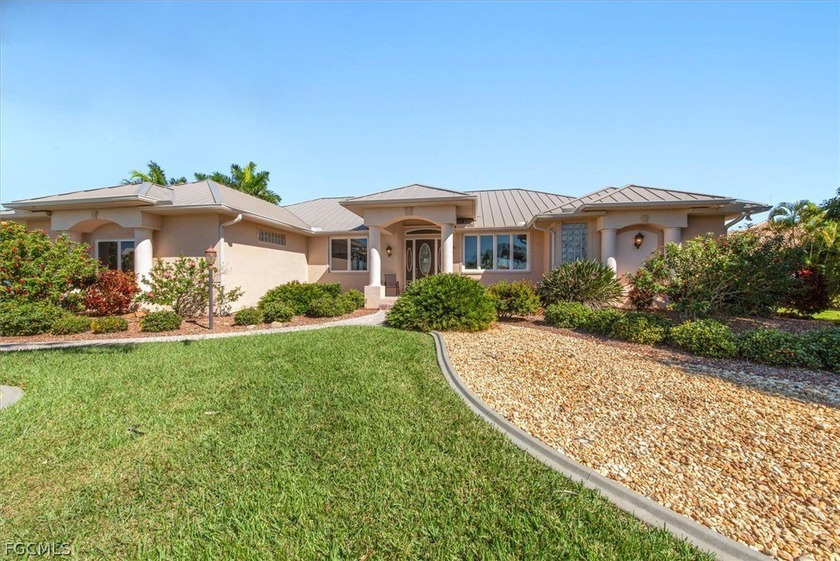 Welcome to Paradise! This beautiful 3 bedroom 2 1/2 bath direct - Beach Home for sale in Punta Gorda, Florida on Beachhouse.com