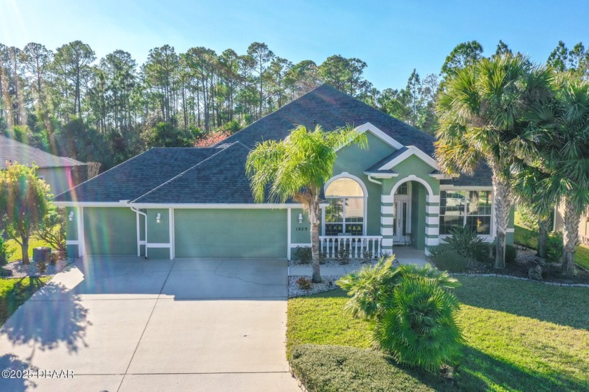 Welcome to this beautifully maintained 4-bedroom, 2-bathroom - Beach Home for sale in Ormond Beach, Florida on Beachhouse.com