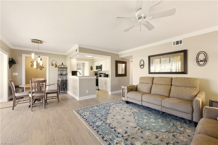 Ideally located in the heart of Naples, this 2-bedroom, 2-bath - Beach Condo for sale in Naples, Florida on Beachhouse.com