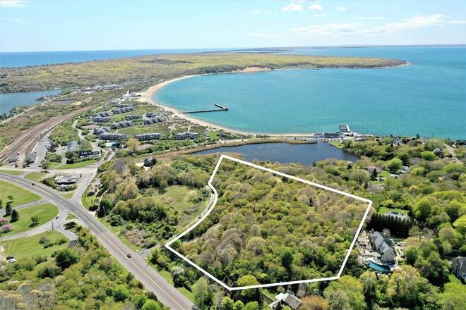 Delight in head-spinning views spanning from the ocean to the - Beach Acreage for sale in Montauk, New York on Beachhouse.com