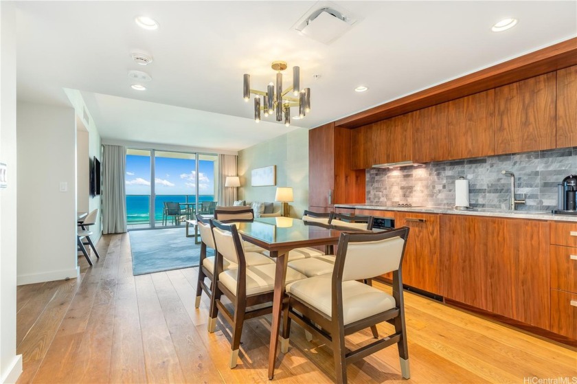 This is the finest and most prestigious hotel condominium in - Beach Condo for sale in Honolulu, Hawaii on Beachhouse.com