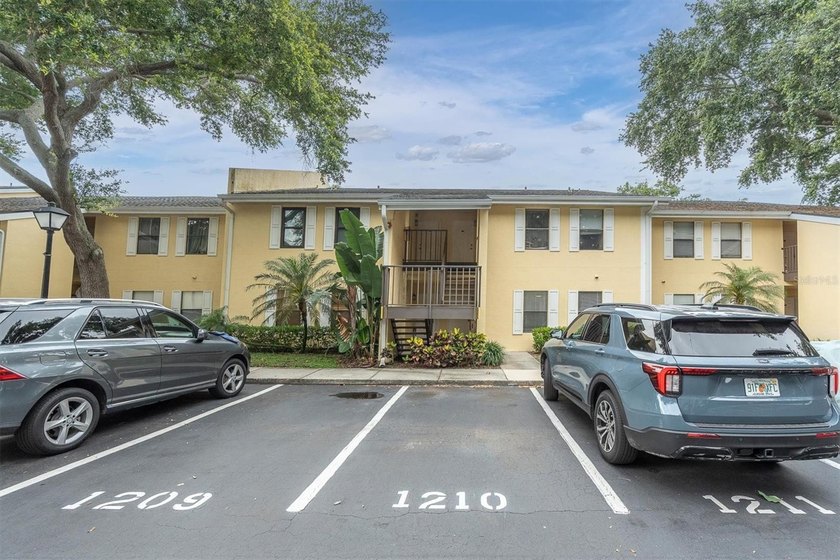 Under contract-accepting backup offers. Spacious and - Beach Condo for sale in St. Petersburg, Florida on Beachhouse.com
