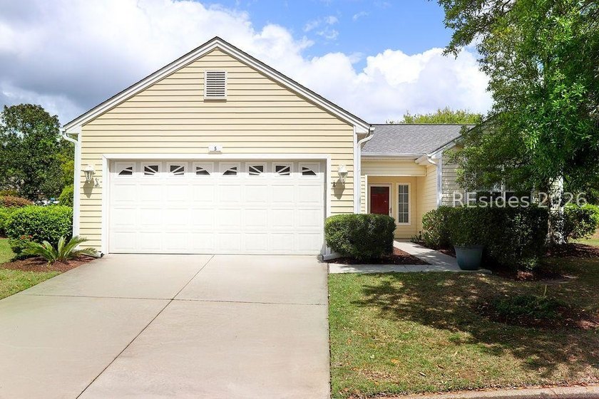 Welcome to 5 Ferebee Way in Sun City, Bluffton, SC-Lowcountry - Beach Home for sale in Bluffton, South Carolina on Beachhouse.com