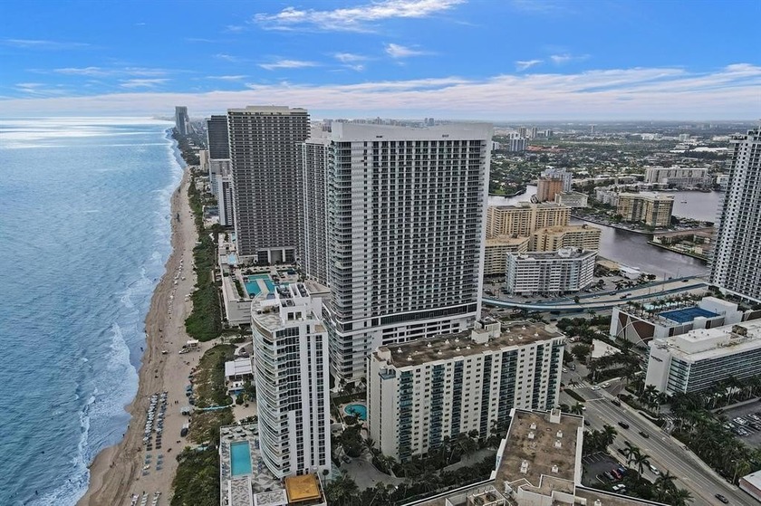 Totally updated unit at the fabulous Sian. 1 bedroom/1.5 bath - Beach Condo for sale in Hollywood, Florida on Beachhouse.com