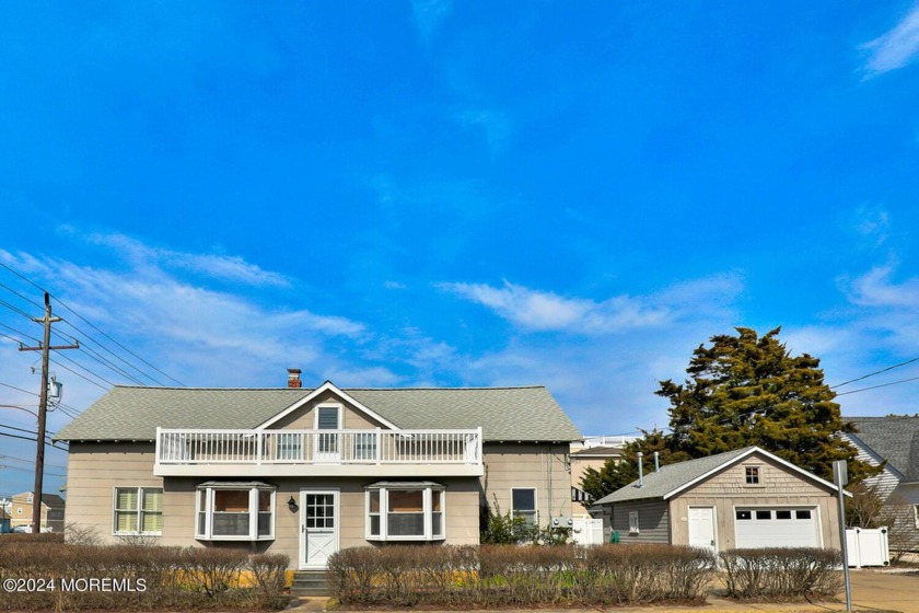 Coastal living at its finest w/ this charming retreat in the - Beach Home for sale in Long Beach Island, New Jersey on Beachhouse.com