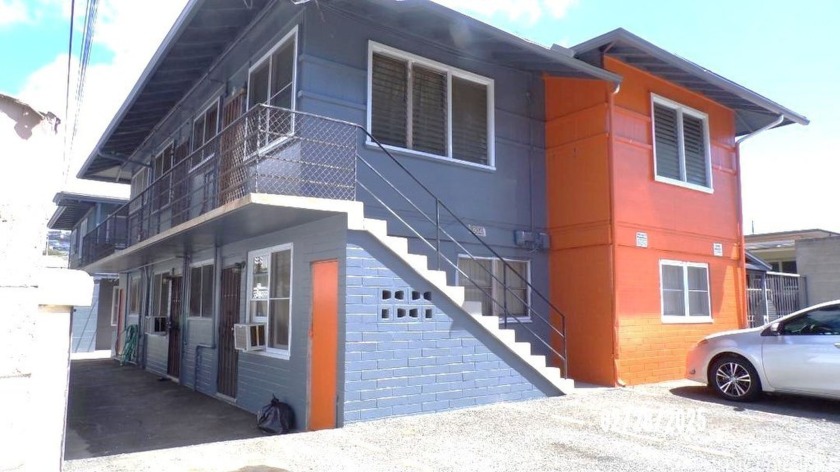 Discover a prime investment opportunity with two well-maintained - Beach Lot for sale in Honolulu, Hawaii on Beachhouse.com