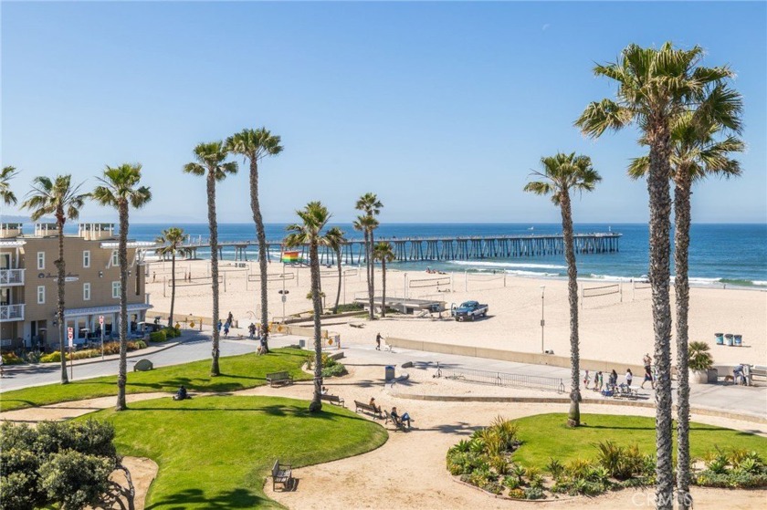 Tucked away in the coveted heart of Hermosa Beach, this - Beach Townhome/Townhouse for sale in Hermosa Beach, California on Beachhouse.com