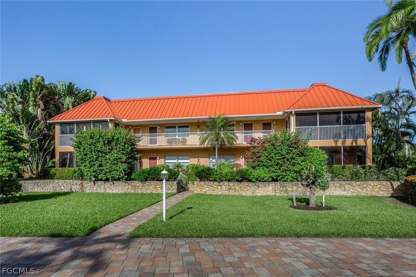 Looking for the perfect island investment at a majorly reduced - Beach Condo for sale in Sanibel, Florida on Beachhouse.com