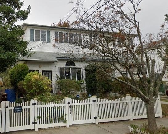 This charming 2 Family home offers 10 rooms, 6 bedrooms, and 2.5 - Beach Townhome/Townhouse for sale in Arverne, New York on Beachhouse.com