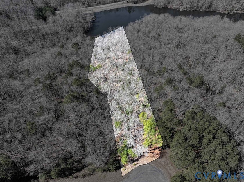 Lakeside Living at Garland Lake located on 4 acres! Enjoy serene - Beach Home for sale in Warsaw, Virginia on Beachhouse.com