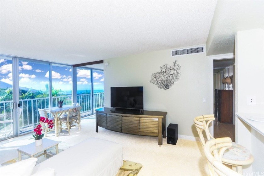 Gorgeous, FULLY REMODELED 6th floor unit features lovely ocean - Beach Condo for sale in Waianae, Hawaii on Beachhouse.com