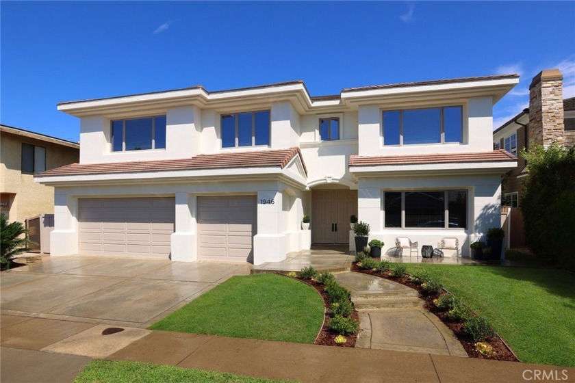 This custom home, situated on an oversized lot on one of the - Beach Home for sale in Newport Beach, California on Beachhouse.com