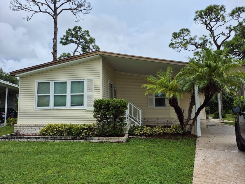 Motivated seller - This 1992 2 bed 2 bath in Vero Palm Estates - Beach Home for sale in Vero Beach, Florida on Beachhouse.com
