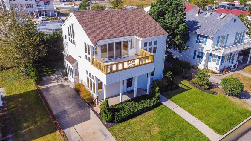 Stunning custom home just steps from the beach at Lakes Bay and - Beach Home for sale in Pleasantville, New Jersey on Beachhouse.com