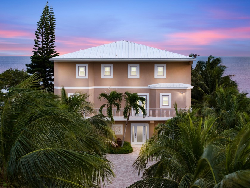 EXQUISITE OCEANFRONT HOME IN THE FLORIDA KEYS! Escape to - Beach Home for sale in Marathon, Florida on Beachhouse.com