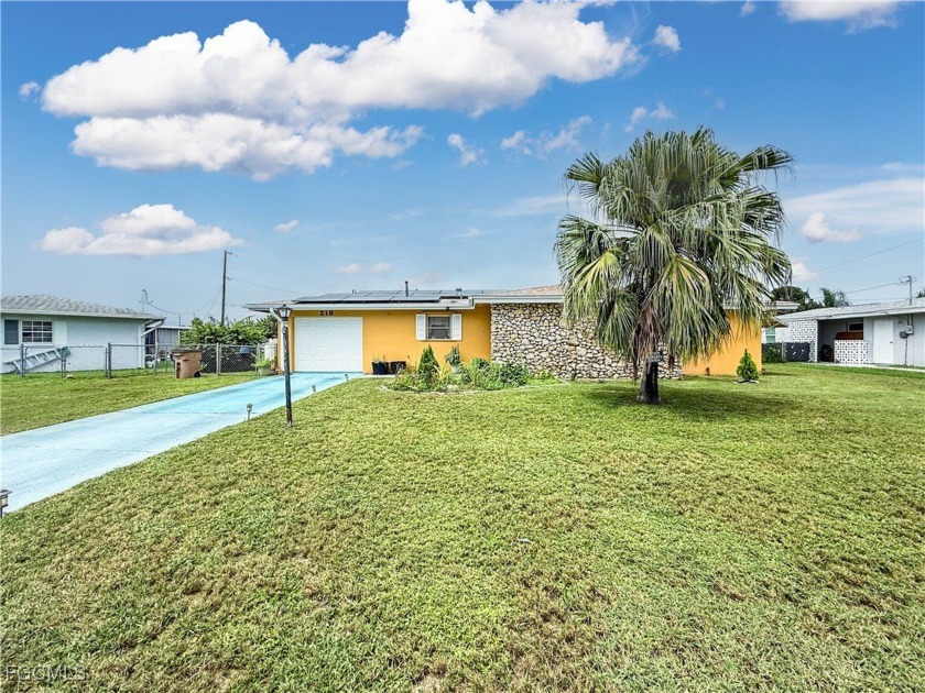 Located in a great area of Lehigh, Willow Lake South, where it - Beach Home for sale in Lehigh Acres, Florida on Beachhouse.com