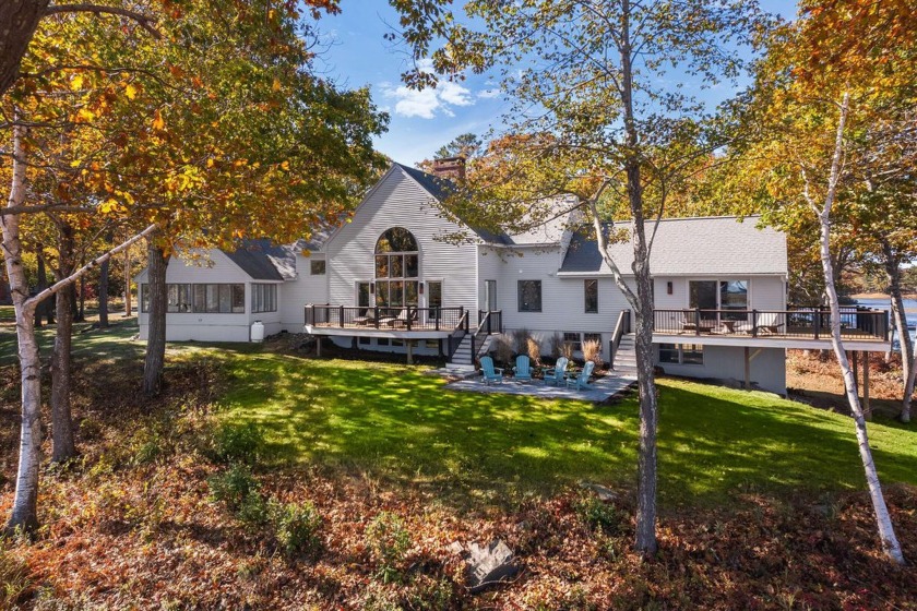 Exclusive Gerrish Island residence newly reimagined with - Beach Home for sale in Kittery, Maine on Beachhouse.com