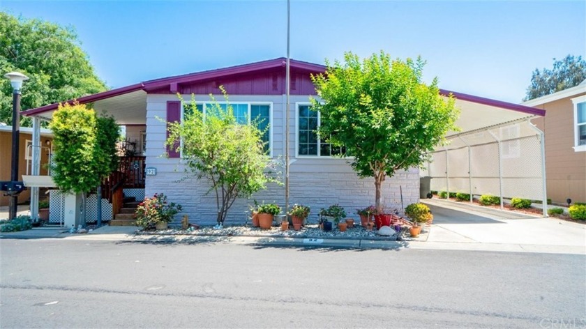 This mobile home is in the beautiful 55+ community of Lake Los - Beach Home for sale in Chino Hills, California on Beachhouse.com