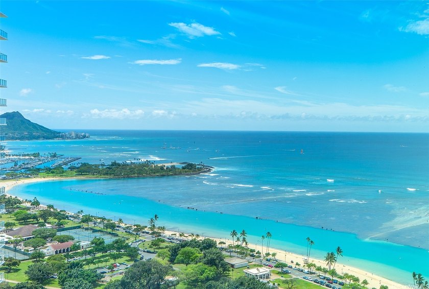Victoria Place #3402 - A stunning, barely lived-in residence - Beach Condo for sale in Honolulu, Hawaii on Beachhouse.com