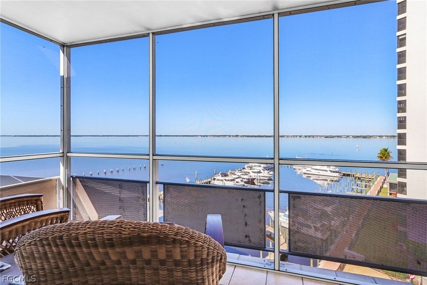 BIG PRICE DROP - SELLER SAYS SELL NOW! Experience refined - Beach Condo for sale in Fort Myers, Florida on Beachhouse.com