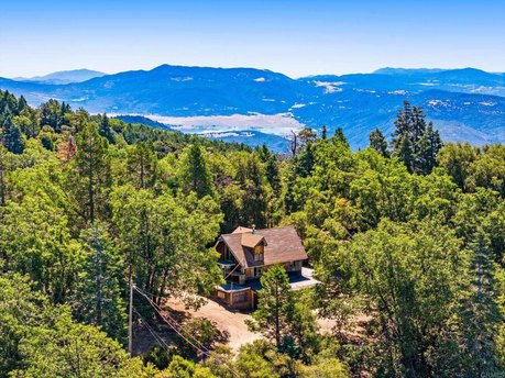 Cozy Crestline Cabin, a hidden gem nestled on 1.64 peaceful - Beach Home for sale in Palomar Mountain, California on Beachhouse.com