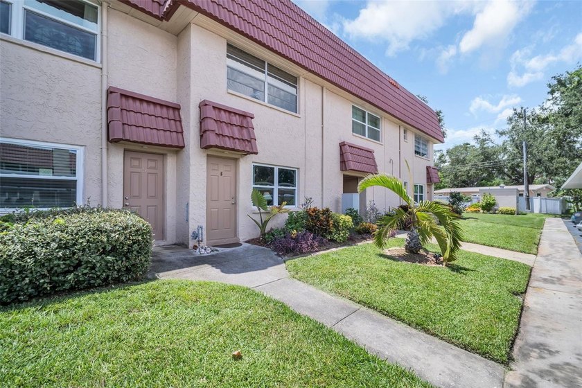 Welcome home to Long Bayou, a vibrant, gated, 55+, pet friendly - Beach Condo for sale in St. Petersburg, Florida on Beachhouse.com
