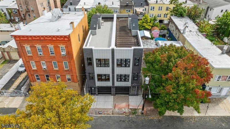 Welcome to modern city living in this 1 yr old new construction - Beach Home for sale in Jersey City, New Jersey on Beachhouse.com