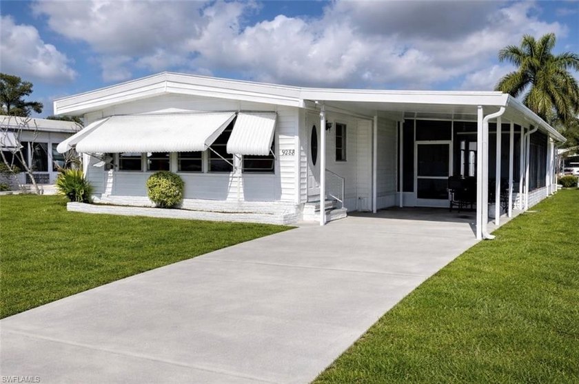 This 2 bedroom, 2 bath home located in Imperial Harbor, a 55+ - Beach Home for sale in Bonita Springs, Florida on Beachhouse.com