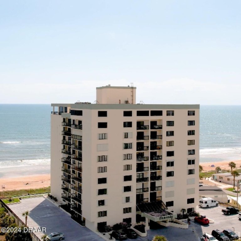 TURN KEY CONDO with SPECIAL OFFER! SELLER WILL PRE PAY ONE YEAR - Beach Condo for sale in Ormond Beach, Florida on Beachhouse.com