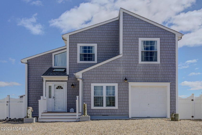 Amazing Views is all I can say about this lovely and desirable - Beach Home for sale in Manahawkin, New Jersey on Beachhouse.com