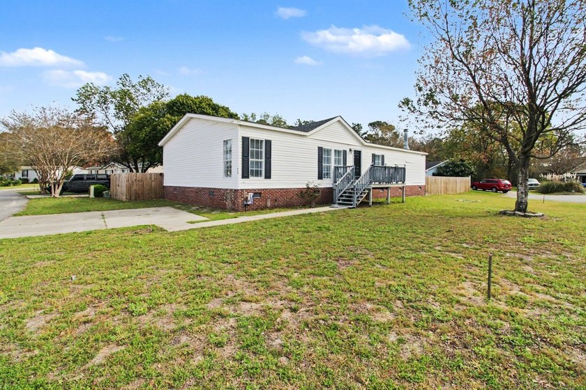 NO HOA and You OWN THE LAND!  A MUST-SEE!  This beautifully - Beach Home for sale in Myrtle Beach, South Carolina on Beachhouse.com
