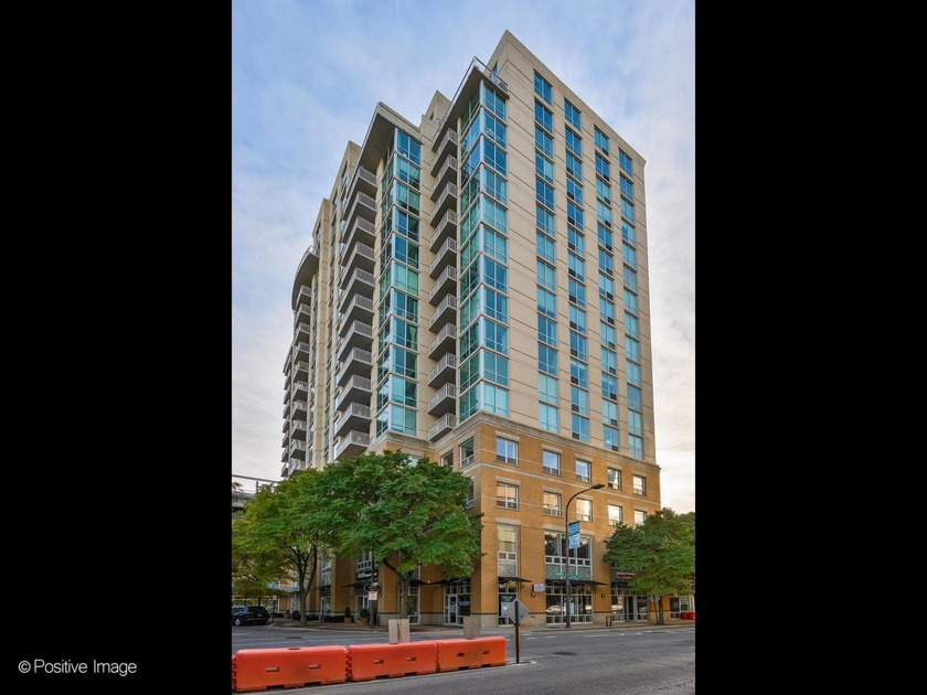 STUNNING NEWLY RENOVATED 2BD/2BA AT CHURCH STREET STATION! BRAND - Beach Home for sale in Evanston, Illinois on Beachhouse.com